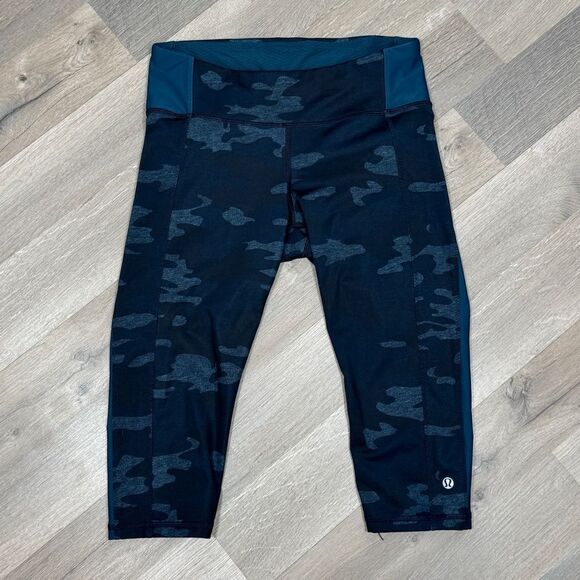 Lululemon Clip In Crop Capri Leggings Teal Blue Camo Size 6 Athletic Yoga - Picture 3 of 12